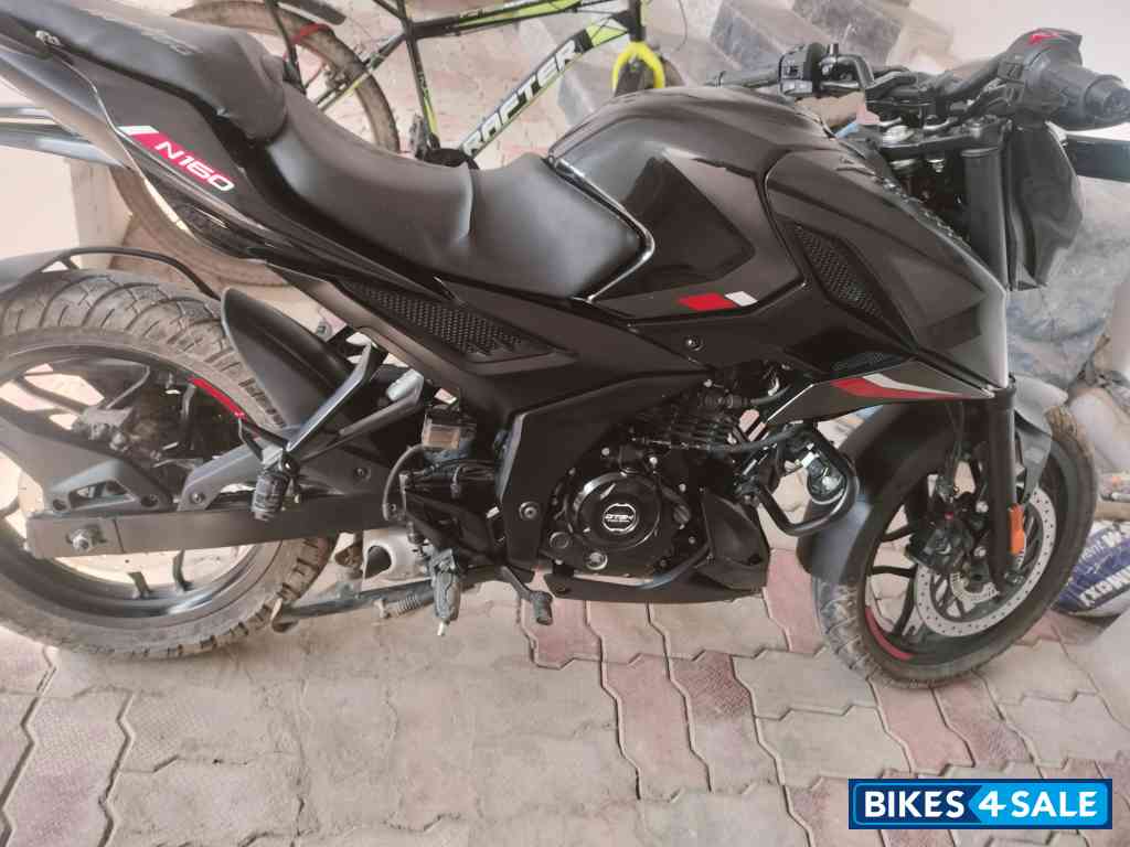 Bajaj Pulsar N160