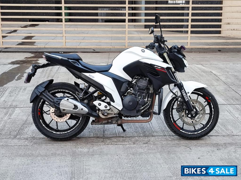 Yamaha FZ25