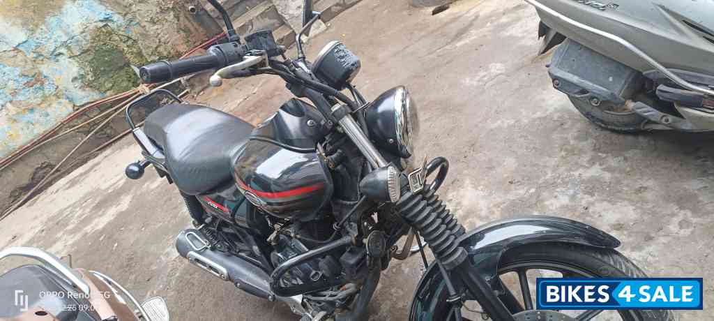 Bajaj Avenger Street 220