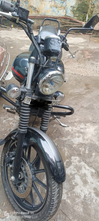 Bajaj Avenger Street 220