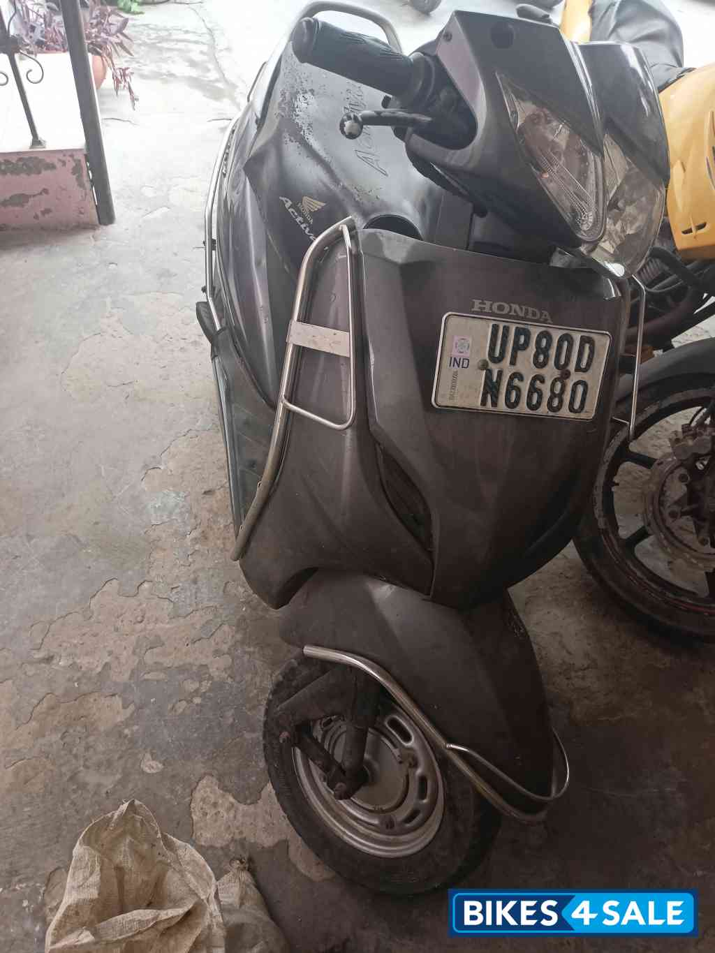 Grey Honda Activa
