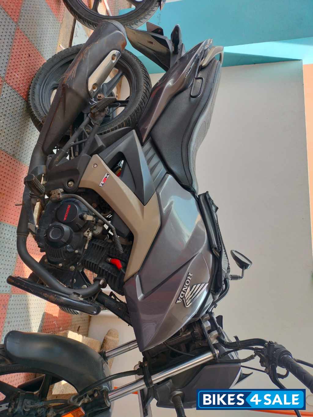 Grey Honda CB Unicorn 160