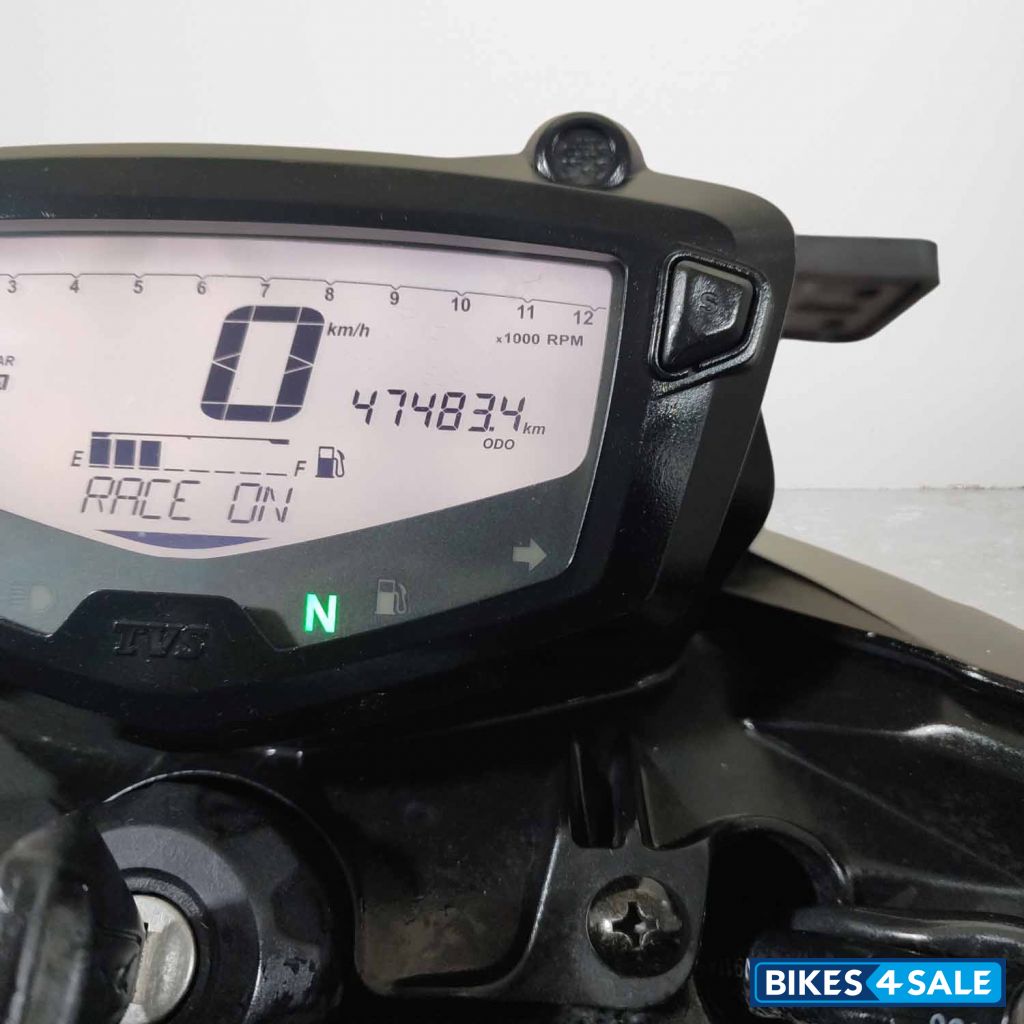 TVS Apache RTR 200 4V