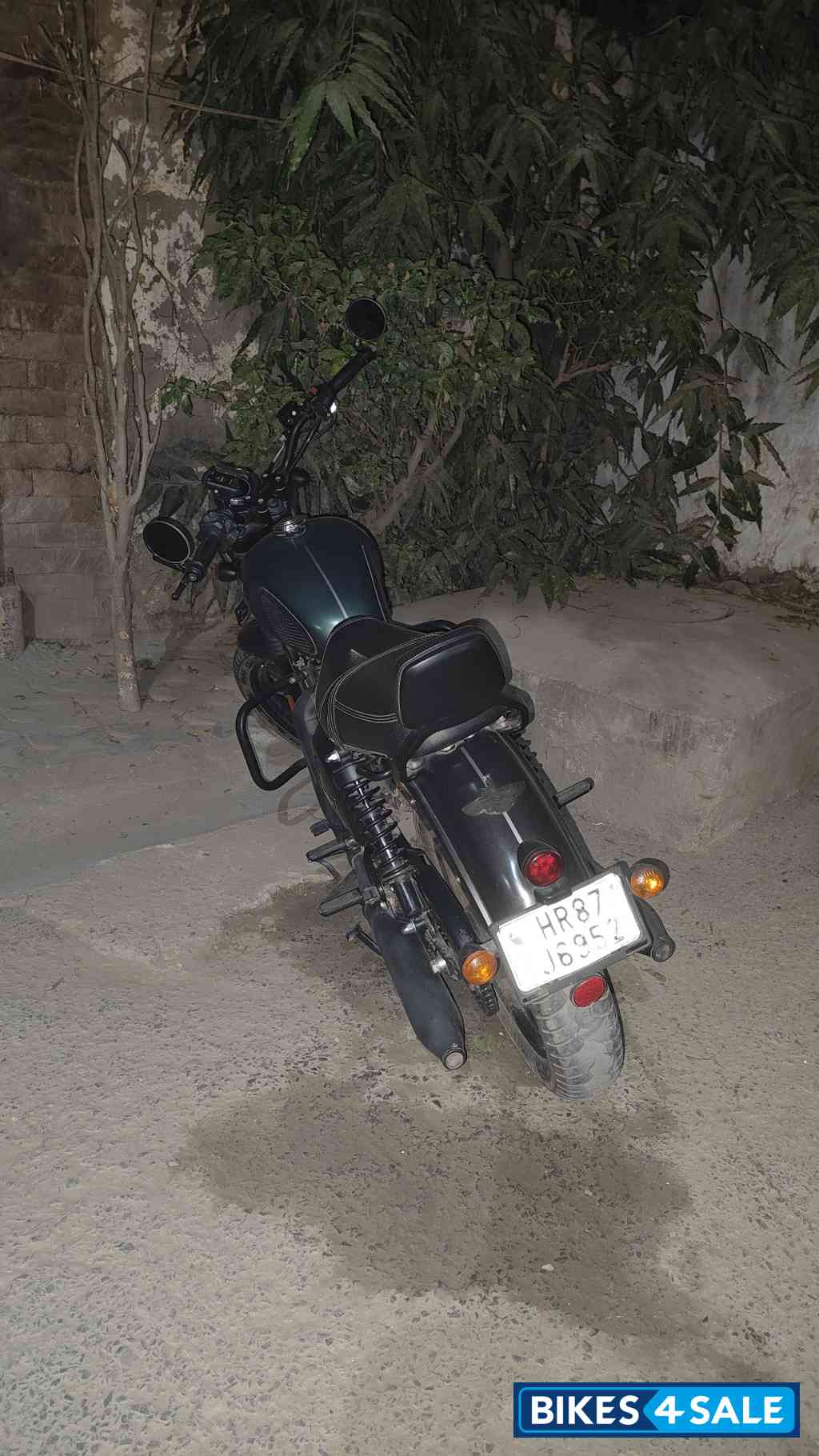 Yezdi Roadster Dark Yezdi Roadster Dark