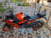 Ebony Black Met KTM RC 200 2022