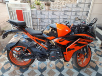 Ebony Black Met KTM RC 200 2022