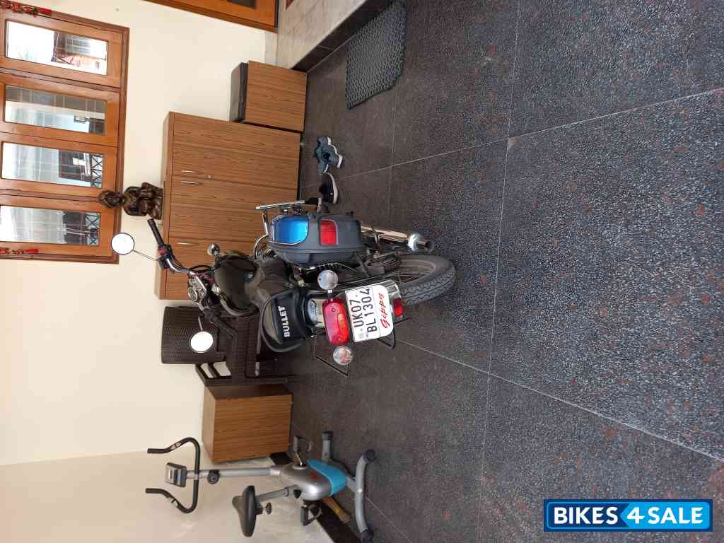 Black Royal Enfield Bullet Electra