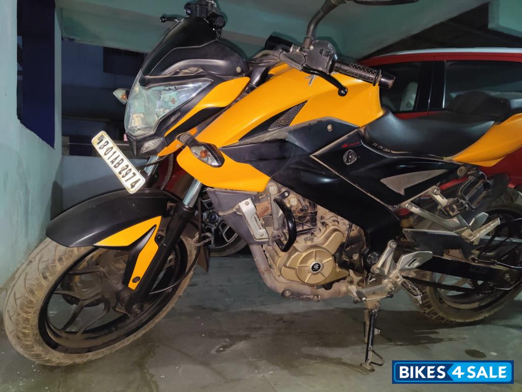 Yellow Bajaj Pulsar 200 NS