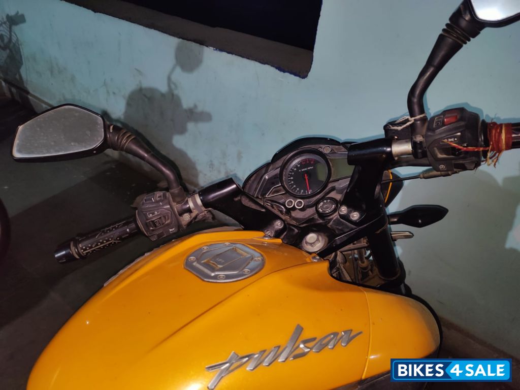 Yellow Bajaj Pulsar 200 NS