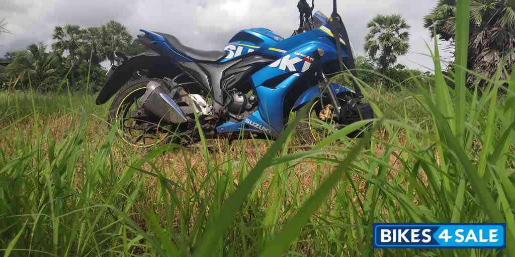 Suzuki Gixxer SF