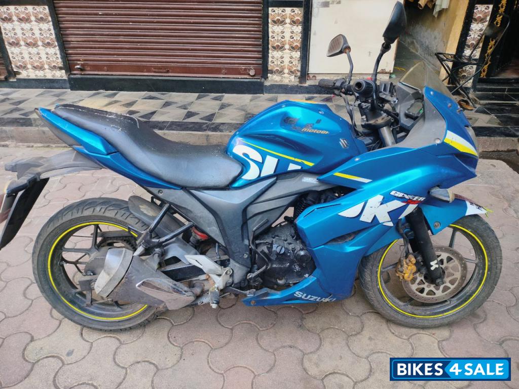 Suzuki Gixxer SF