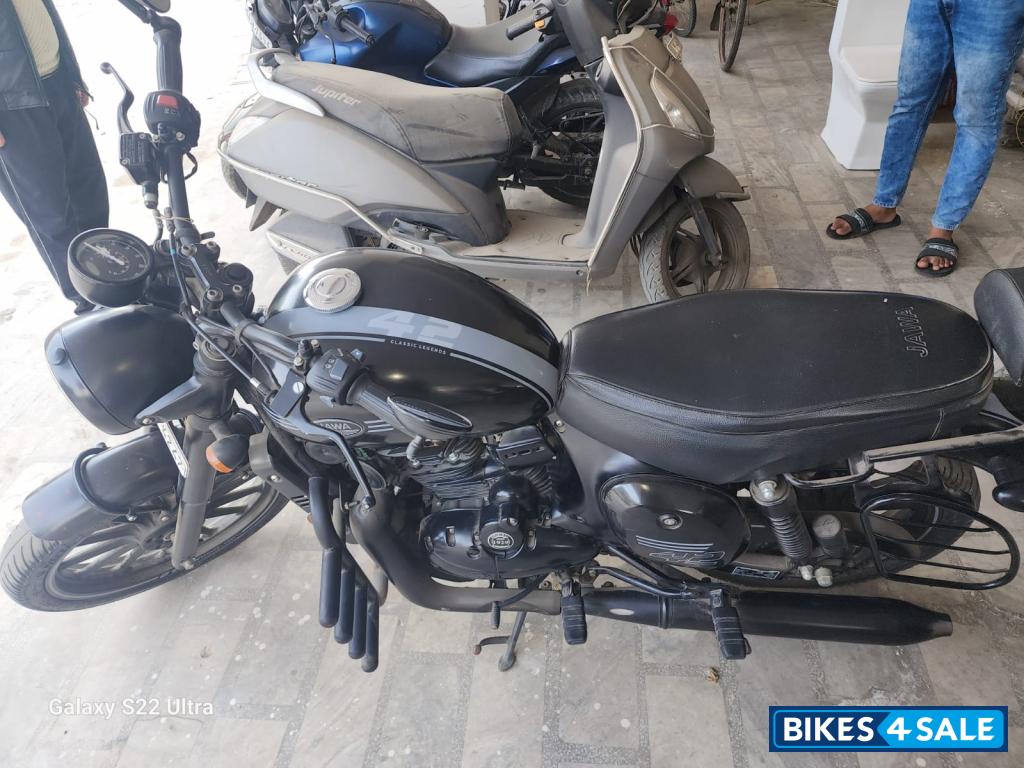 Jawa 42 Dual Channel ABS AllStar Black