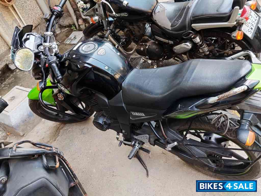 Black-green Yamaha FZ-S