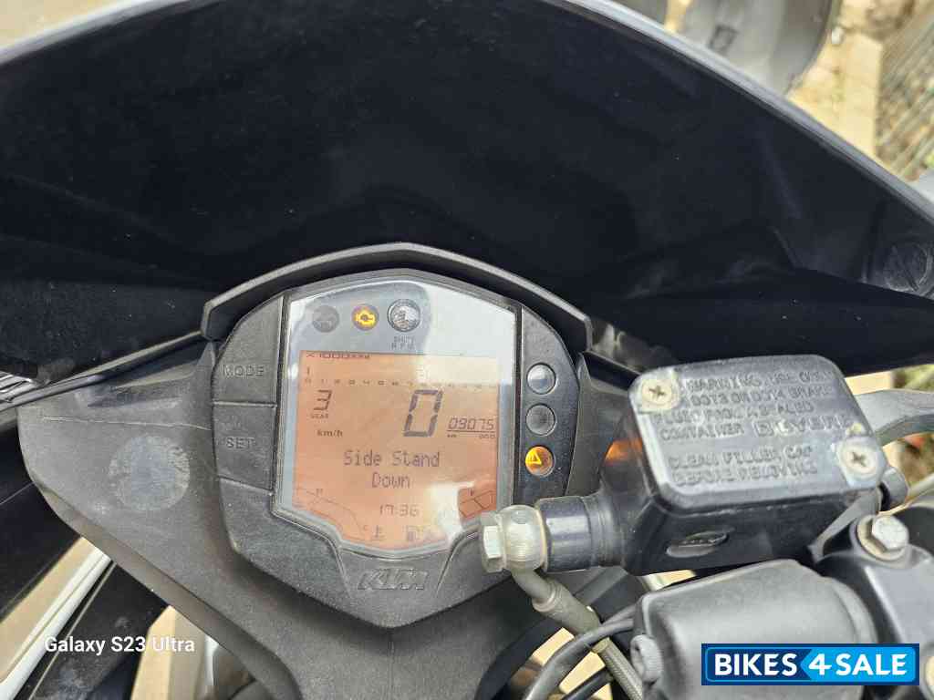 White Orange KTM RC 200