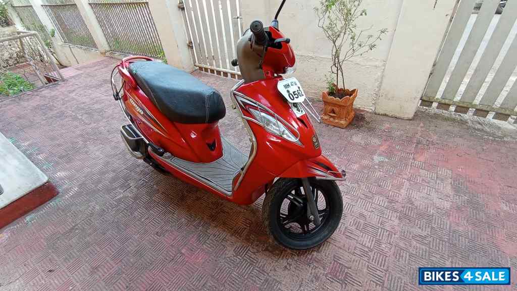 Red TVS Wego