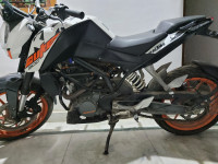 KTM Duke 200