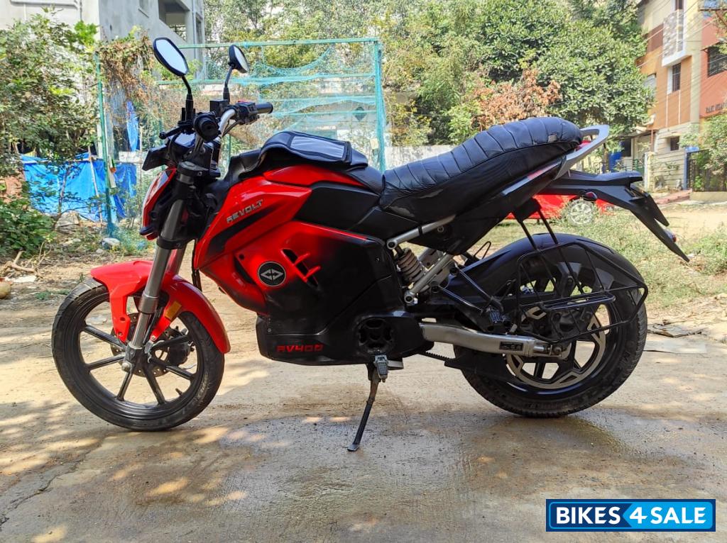 Red Revolt RV400 Eclipse Red