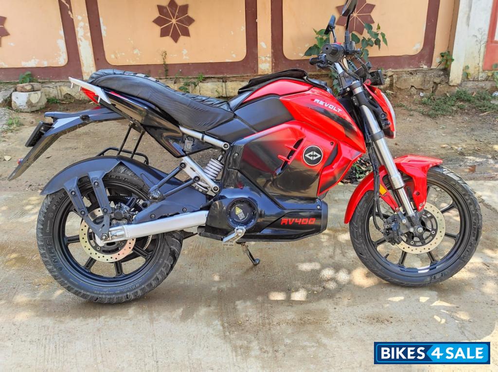 Red Revolt RV400 Eclipse Red