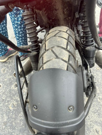 Yezdi Scrambler Dual Tone