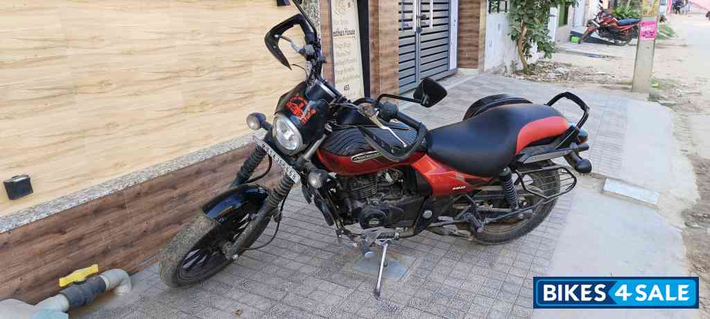Bajaj Avenger Street 180