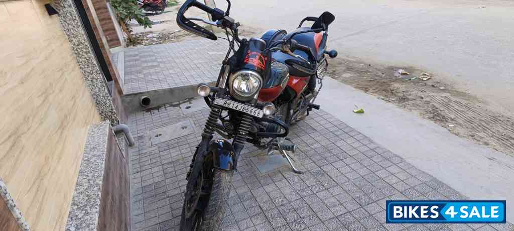Bajaj Avenger Street 180