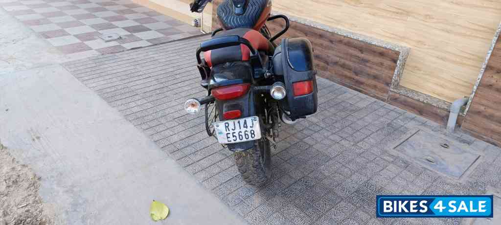 Bajaj Avenger Street 180