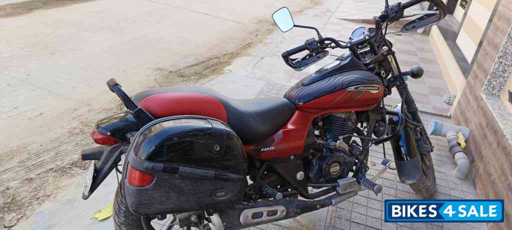 Bajaj Avenger Street 180