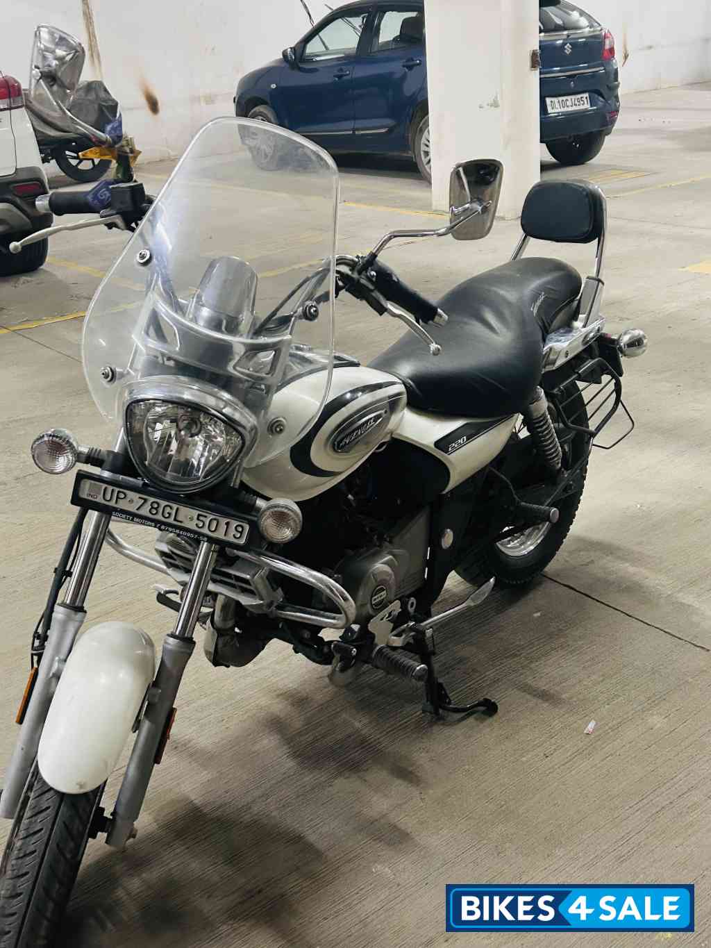 Bajaj Avenger Cruise 220 BS6