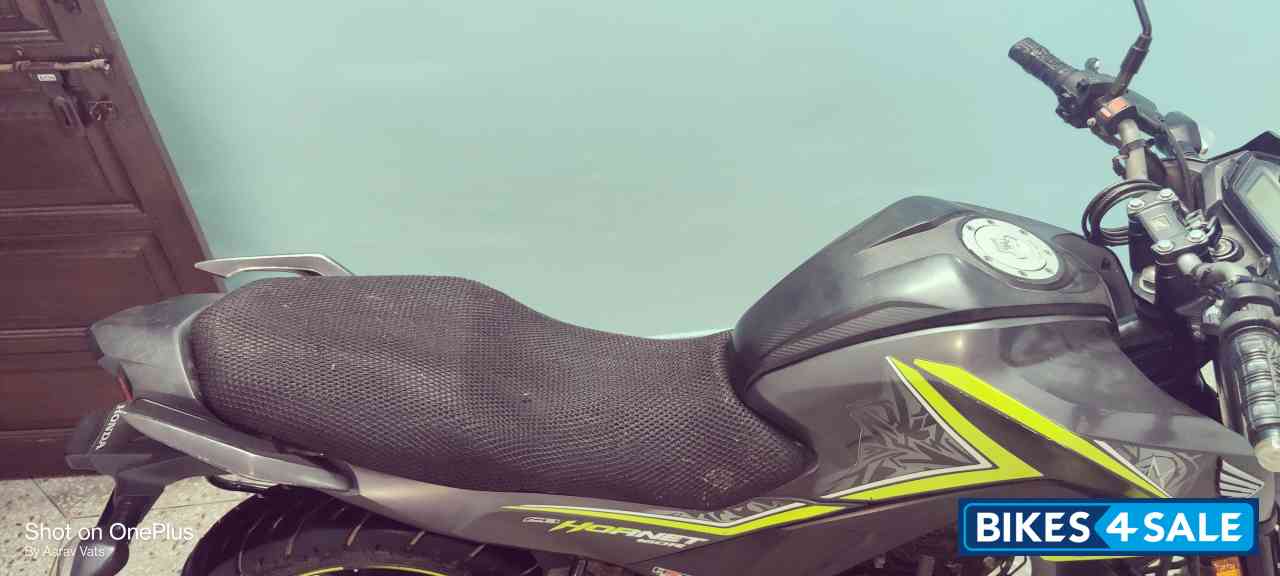 Grey Green Honda CB Hornet 160R ABS