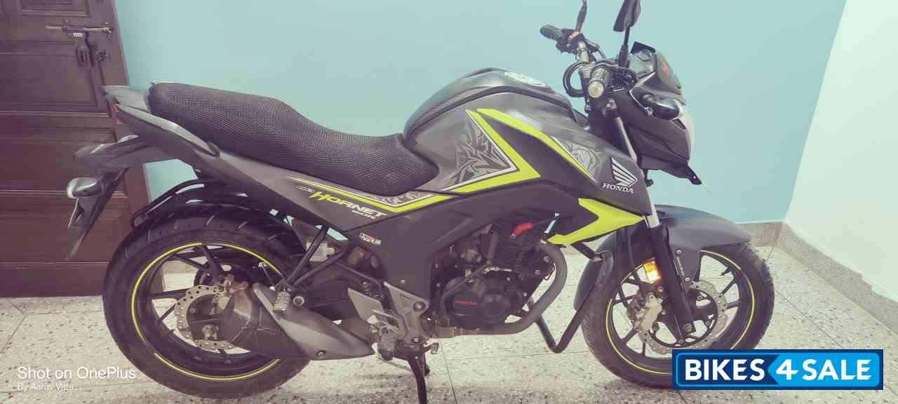 Grey Green Honda CB Hornet 160R ABS