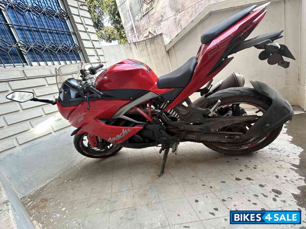 Red TVS Apache RR 310