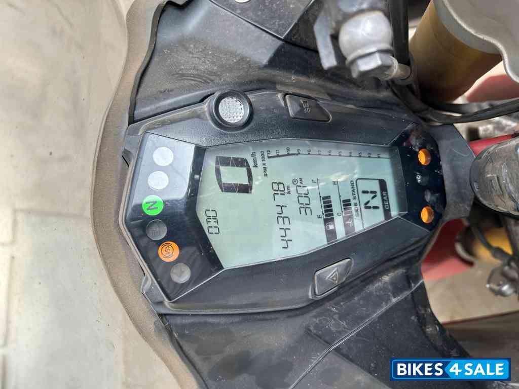 Red TVS Apache RR 310