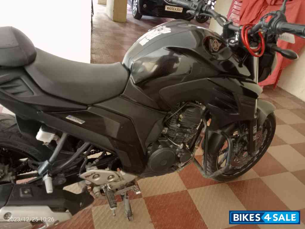 Yamaha FZ25