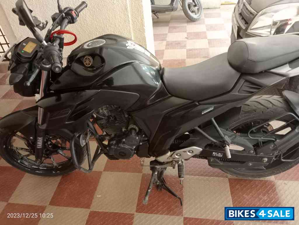 Yamaha FZ25
