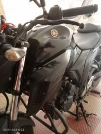 Yamaha FZ25