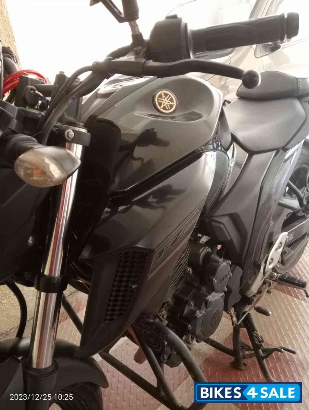 Yamaha FZ25
