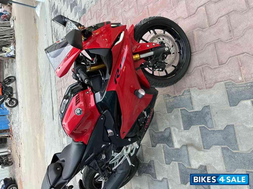 Yamaha R15 V4