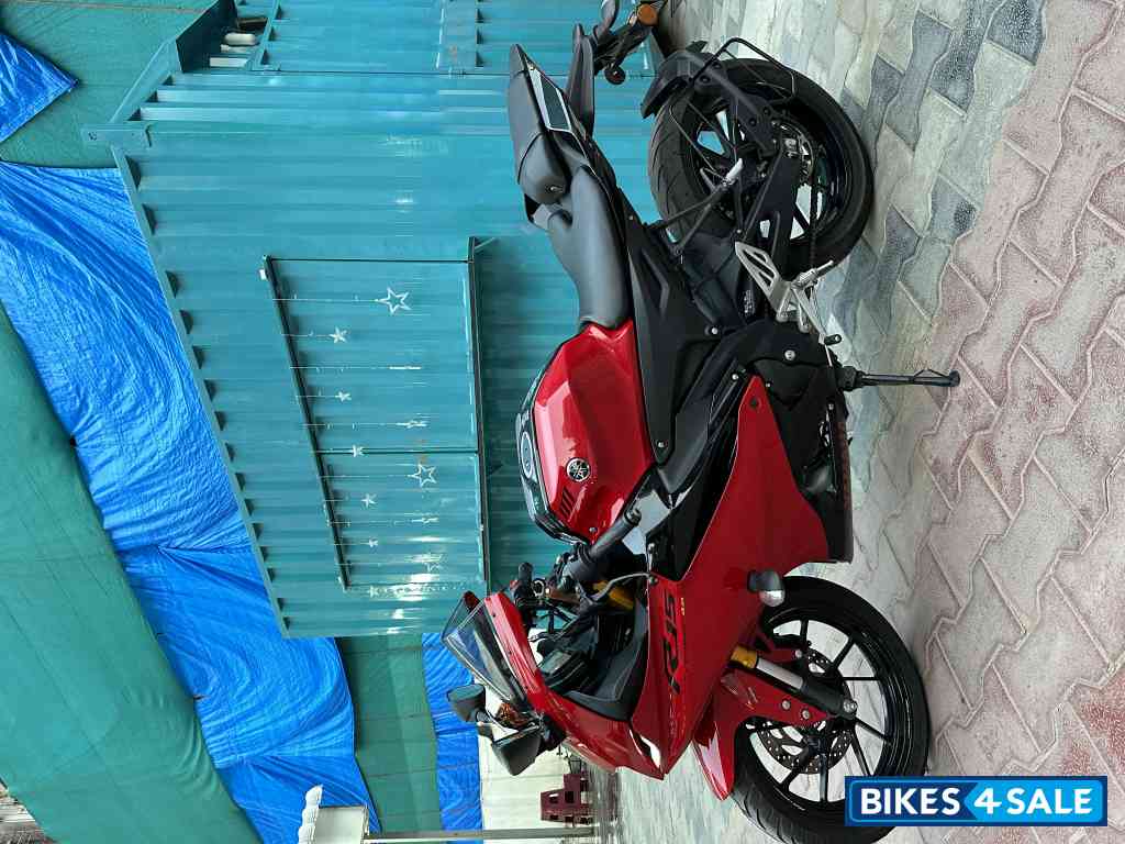 Yamaha R15 V4