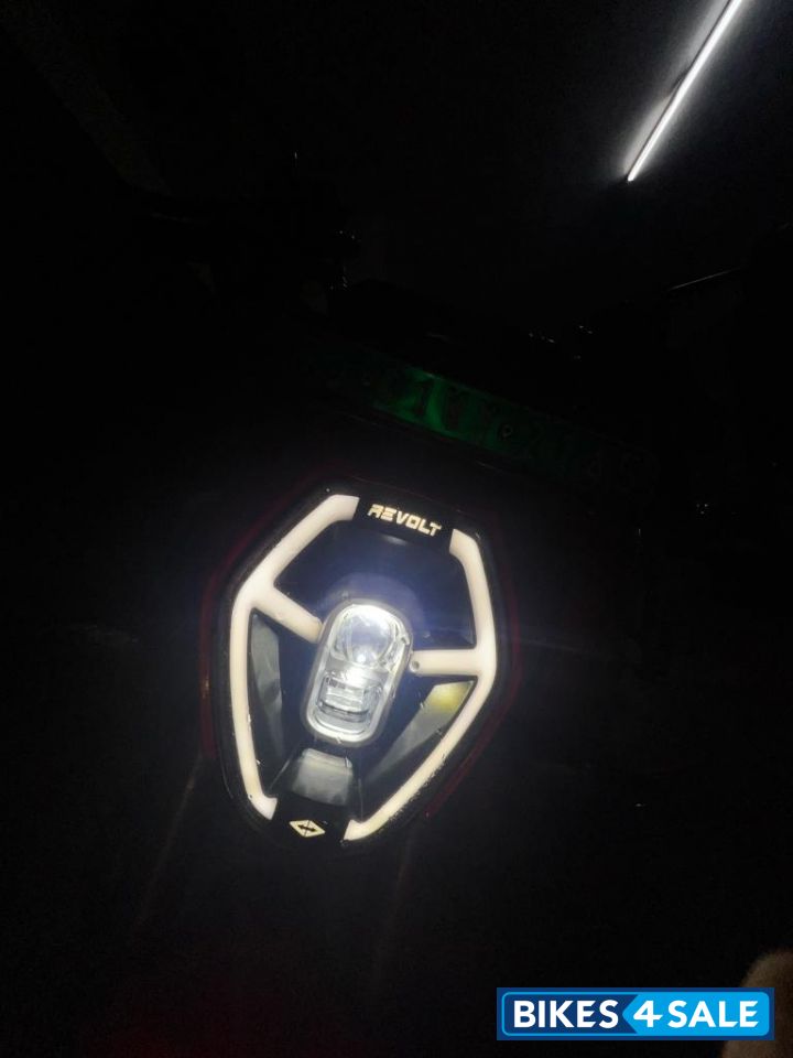 Red Revolt RV400 Eclipse Red