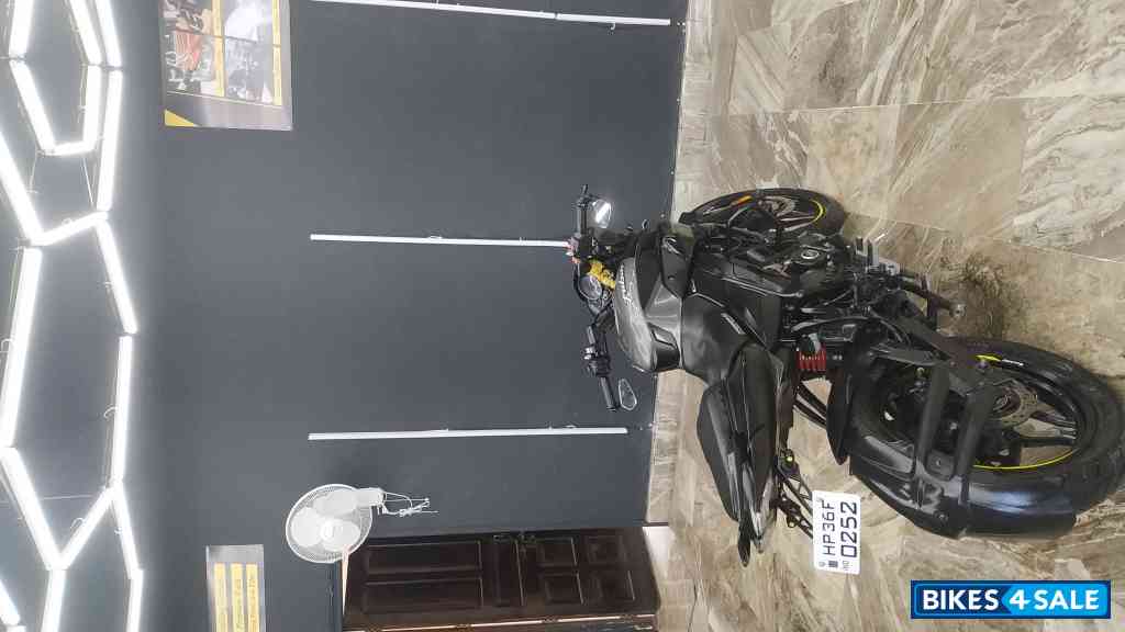 Grey Bajaj Pulsar NS 160 BS6