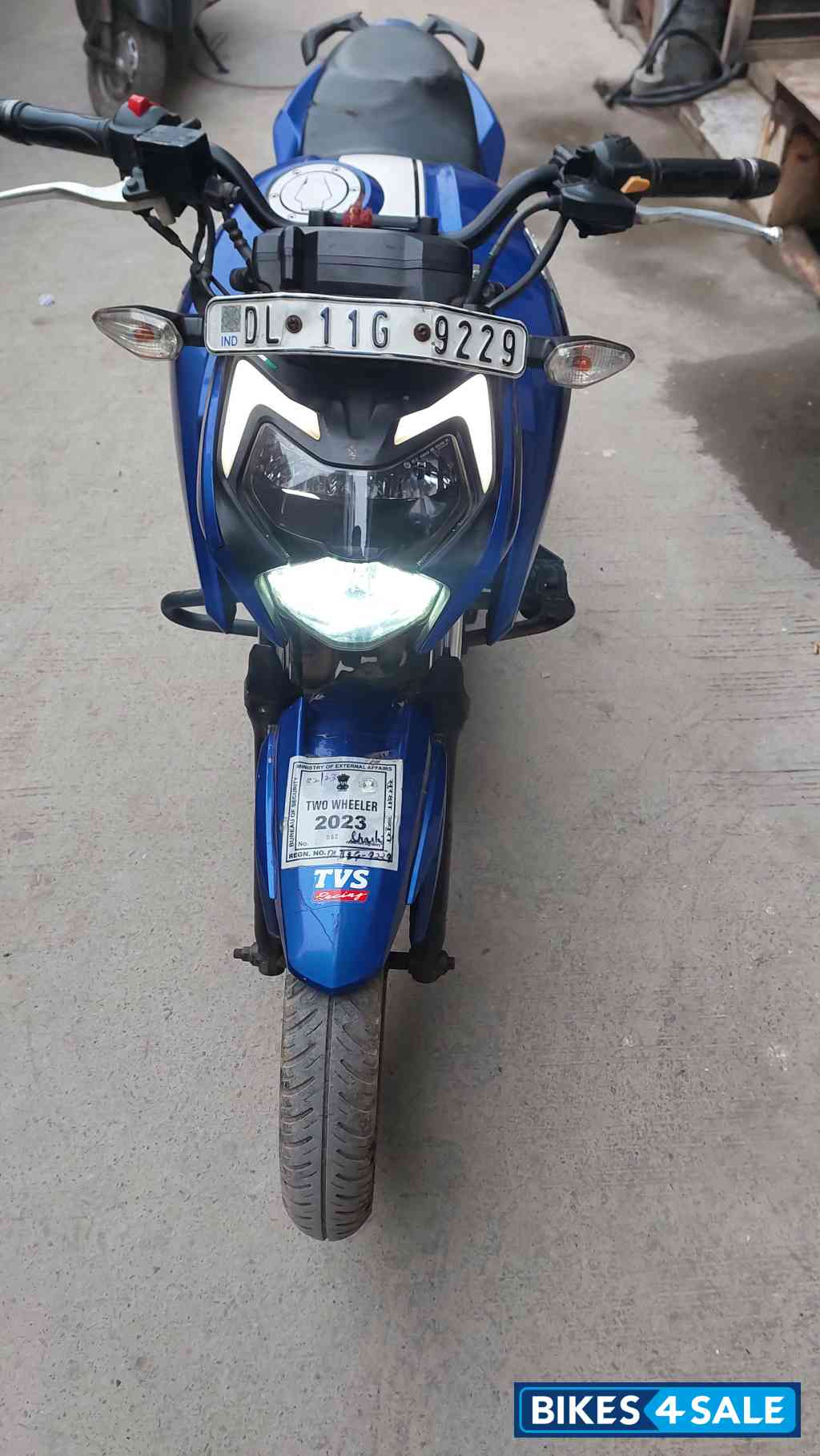 TVS Apache RTR 160 4V BS6