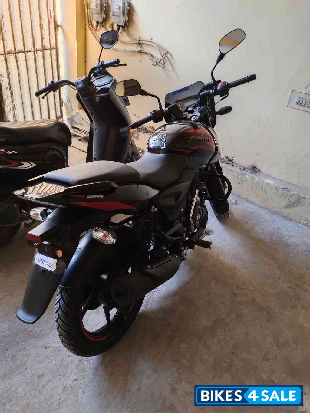 Bajaj Pulsar 125 Carbon Fibre Disc Split Seat
