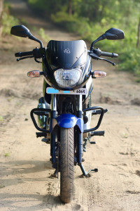 Blue Bajaj Pulsar 180 DTSi