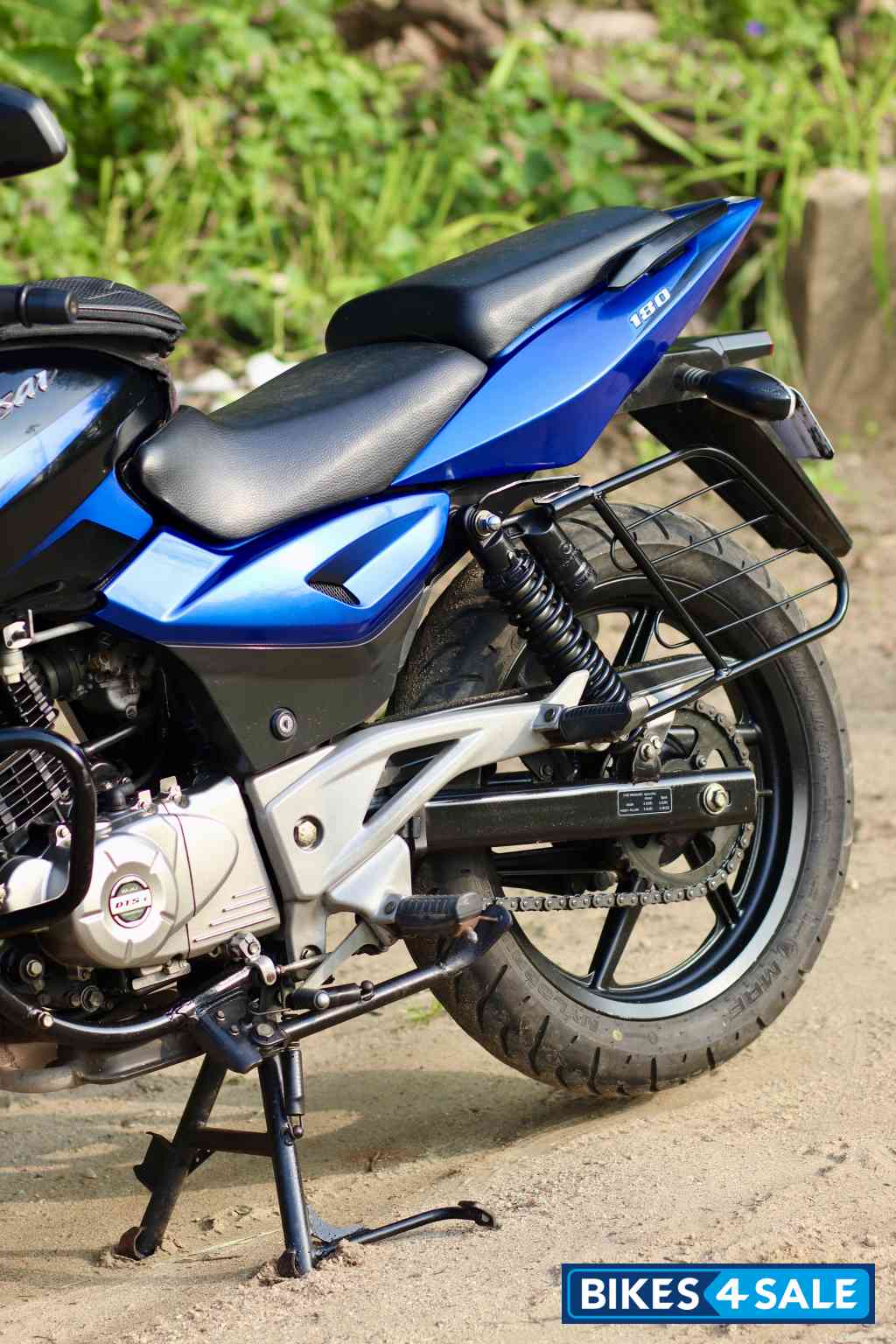 Blue Bajaj Pulsar 180 DTSi