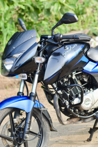Blue Bajaj Pulsar 180 DTSi