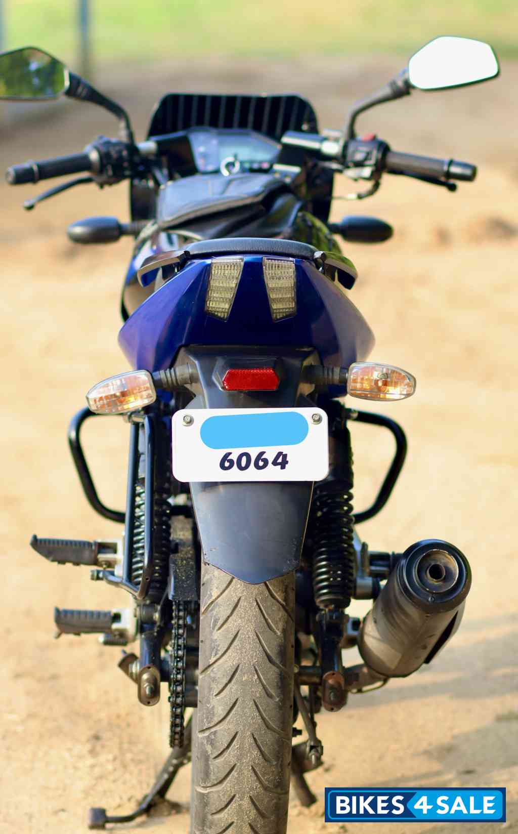 Blue Bajaj Pulsar 180 DTSi