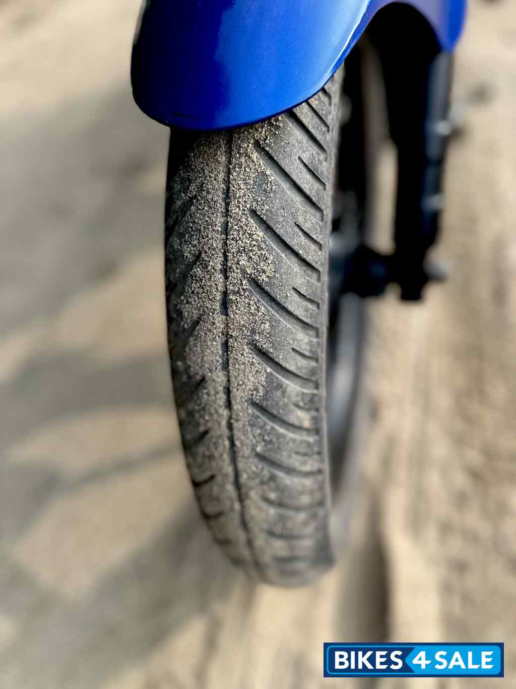 Blue Bajaj Pulsar 180 DTSi