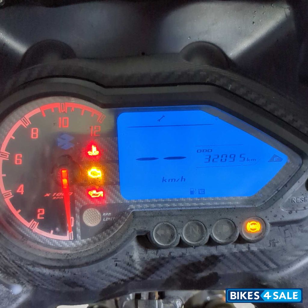 Bajaj Pulsar 220F