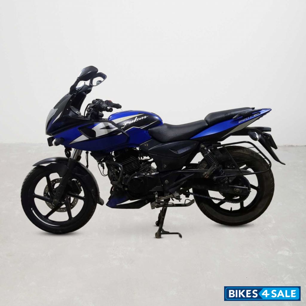 Bajaj Pulsar 220F