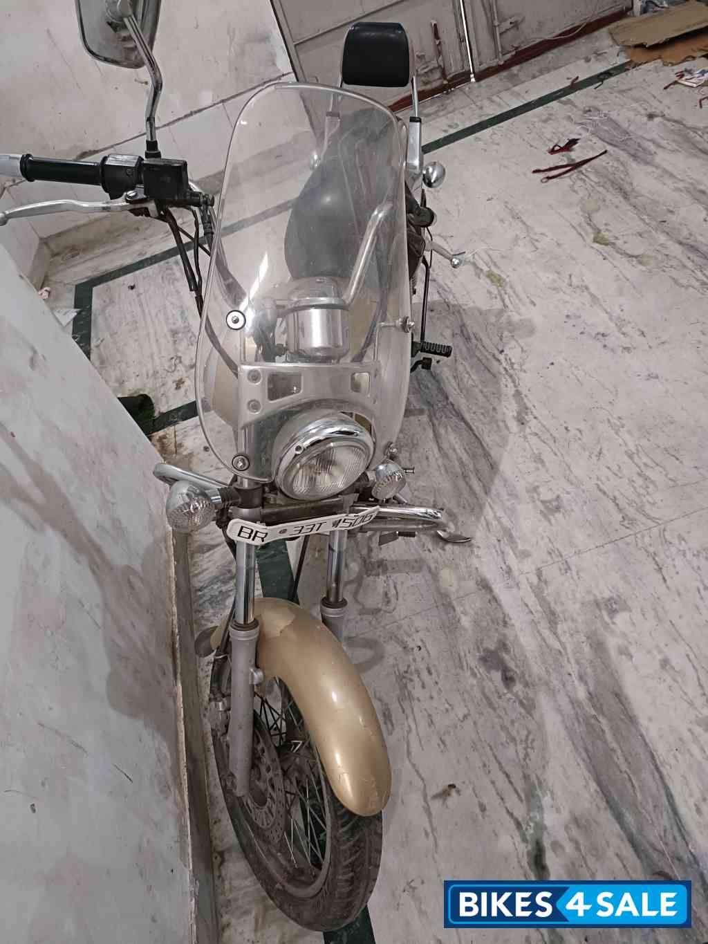 Brown Bajaj Avenger Cruise 220